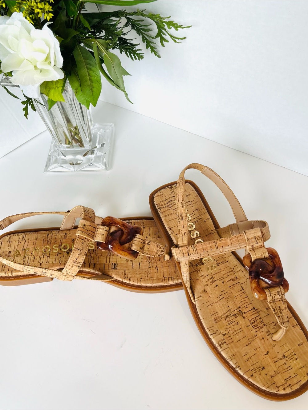 AEROSOLES Sandals T-Strap “Carmine” Thong Cork w Tortoise Medallion Tan Size 10